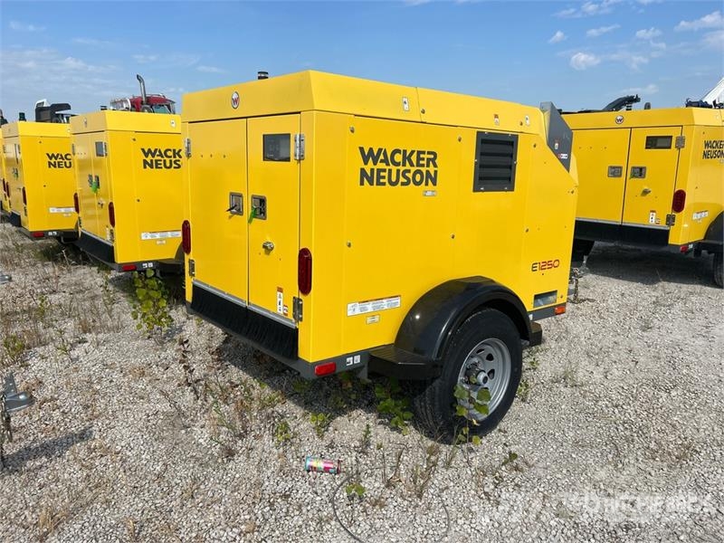 Wacker Neuson E1250 140000 BTU Hydronic Ground Heater Ogrevalna in odtajevalna oprema