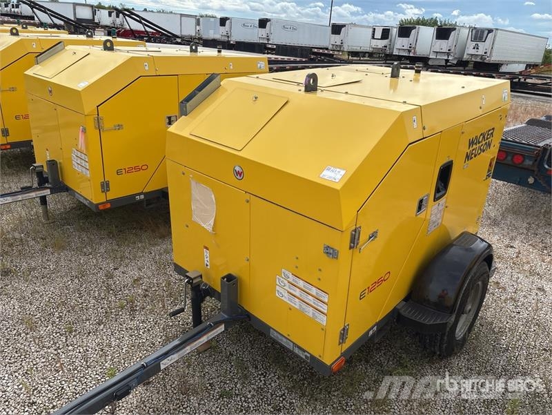 Wacker Neuson E1250 140000 BTU Hydronic Ground Heater Uppvärmnings- och tjältiningsutrustning