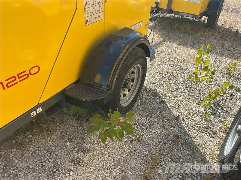 Wacker Neuson E1250 140000 BTU Hydronic Ground Heater Ogrevalna in odtajevalna oprema