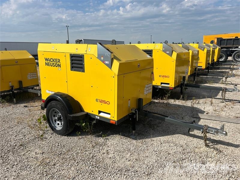 Wacker Neuson E1250 140000 BTU Hydronic Ground Heater Ogrevalna in odtajevalna oprema