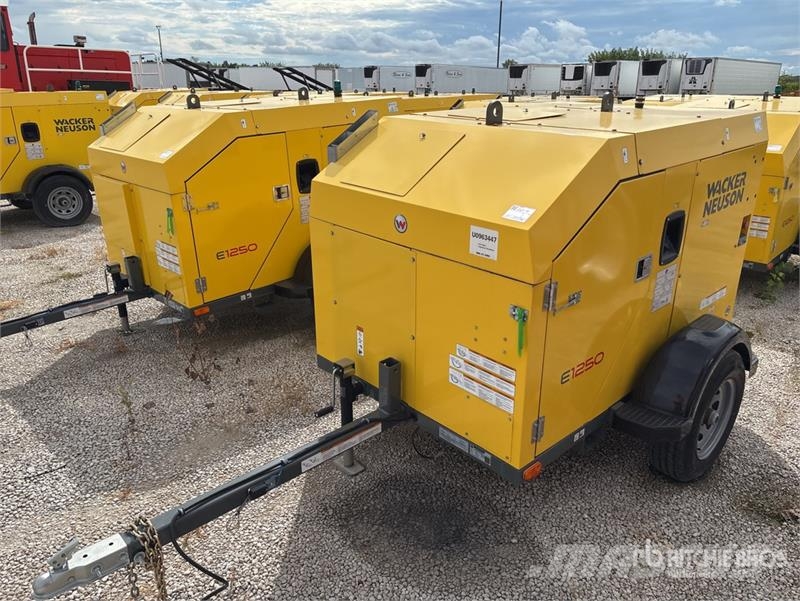 Wacker Neuson E1250 140000 BTU Hydronic Ground Heater Equipamento de aquecimento e descongelamento