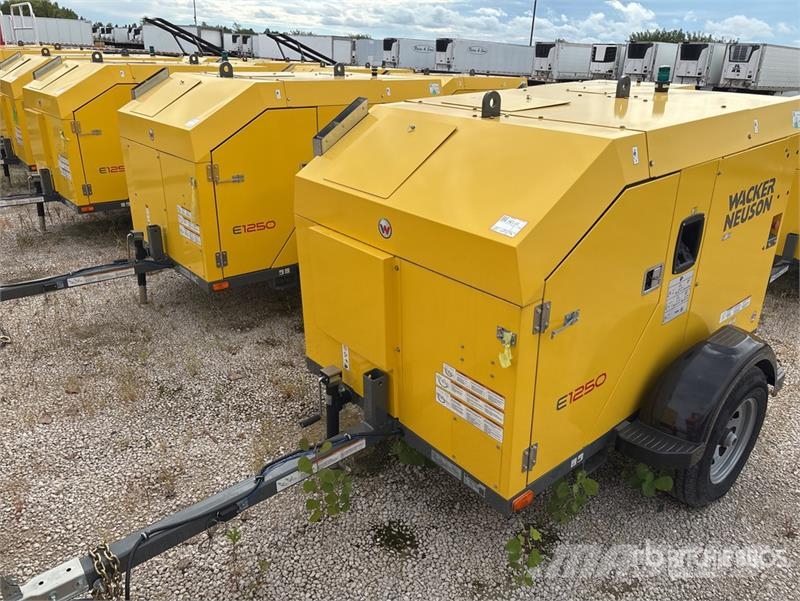 Wacker Neuson E1250 140000 BTU Hydronic Ground Heater Equipamento de aquecimento e descongelamento
