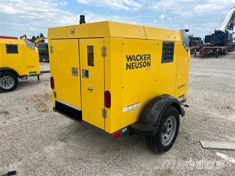 Wacker Neuson E1250 140000 BTU Hydronic Ground Heater 加熱和解凍設備