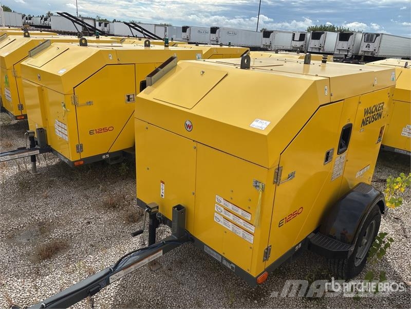 Wacker Neuson E1250 140000 BTU Hydronic Ground Heater Equipamento de aquecimento e descongelamento