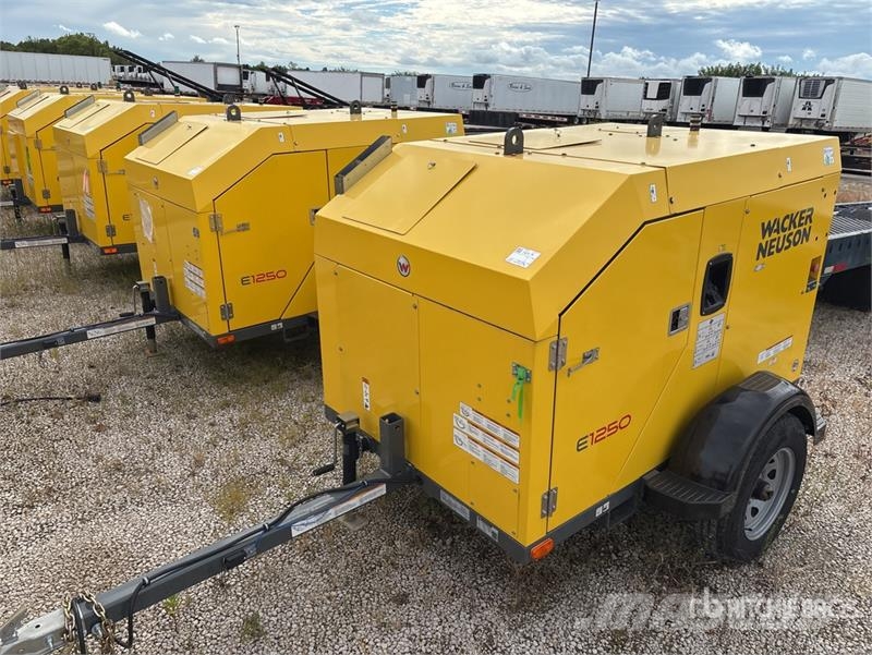 Wacker Neuson E1250 140000 BTU Hydronic Ground Heater Equipamento de aquecimento e descongelamento