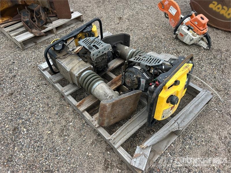Wacker Neuson of (2) Wacker Neuson Jumping Jack Tamper Трамбовщики