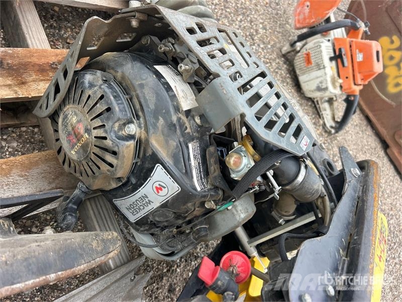 Wacker Neuson of (2) Wacker Neuson Jumping Jack Tamper Трамбовщики