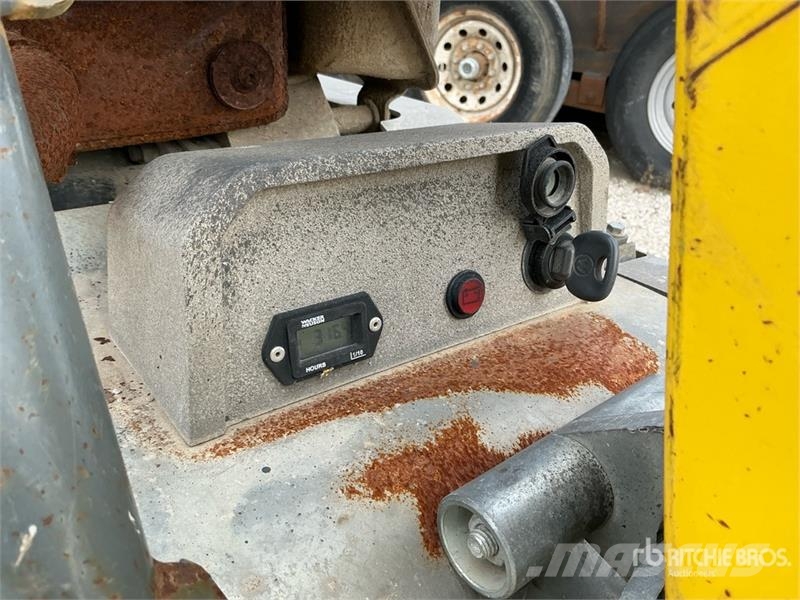 Wacker Neuson of (3) Wacker Neuson Reversible DPU5545 and (1) BP دكاكات أفقية