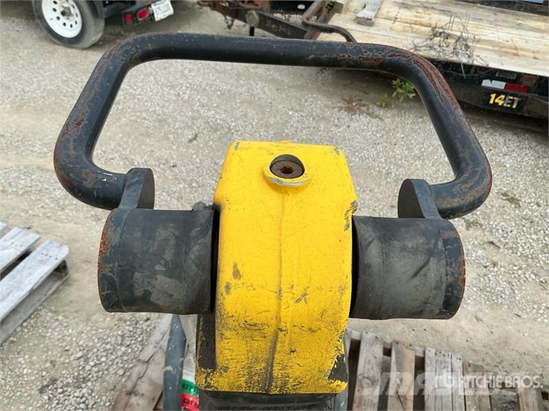 Wacker Neuson of (3) Wacker Neuson Reversible DPU5545 and (1) BP دكاكات أفقية