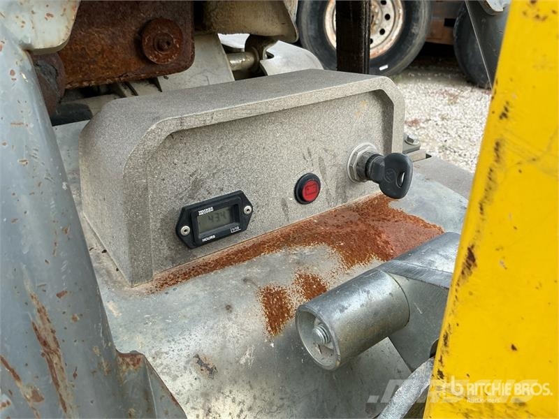Wacker Neuson of (3) Wacker Neuson Reversible DPU5545 and (1) BP دكاكات أفقية