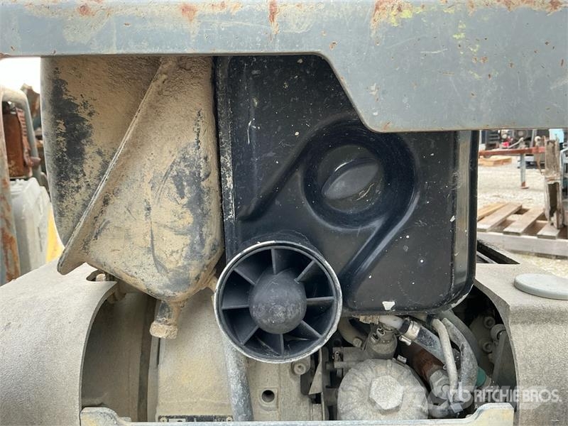 Wacker Neuson of (3) Wacker Neuson Reversible DPU5545 and (1) BP دكاكات أفقية