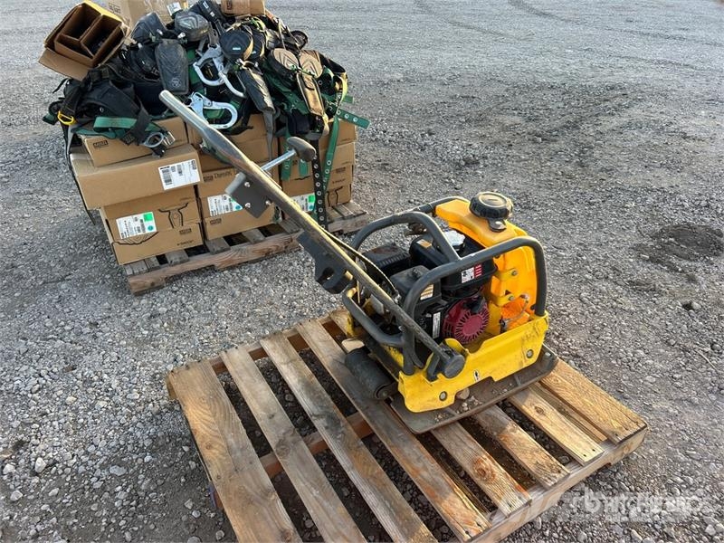 Wacker Neuson WPU1550 Vibratory Plate Compactor 진동롤러