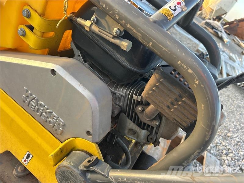 Wacker Neuson WPU1550 Vibratory Plate Compactor 진동롤러