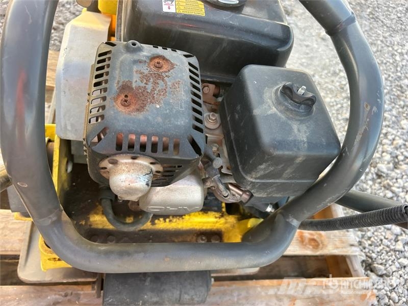 Wacker Neuson WPU1550 Vibratory Plate Compactor 진동롤러