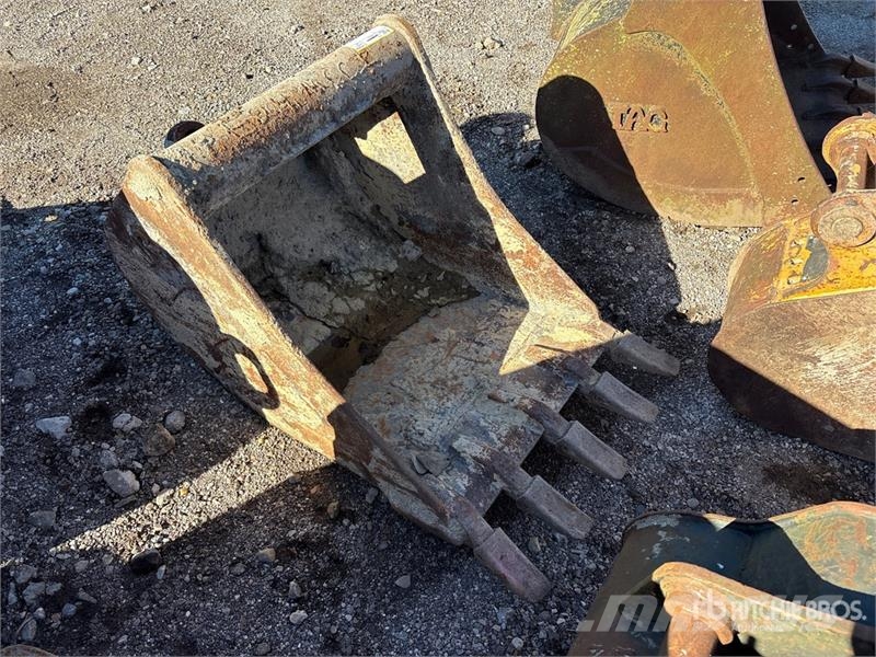 Wain-Roy 23 in Excavator Bucket Benne
