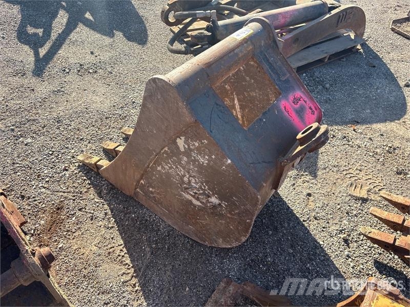 Wain-Roy 23 in Excavator Bucket دلاء