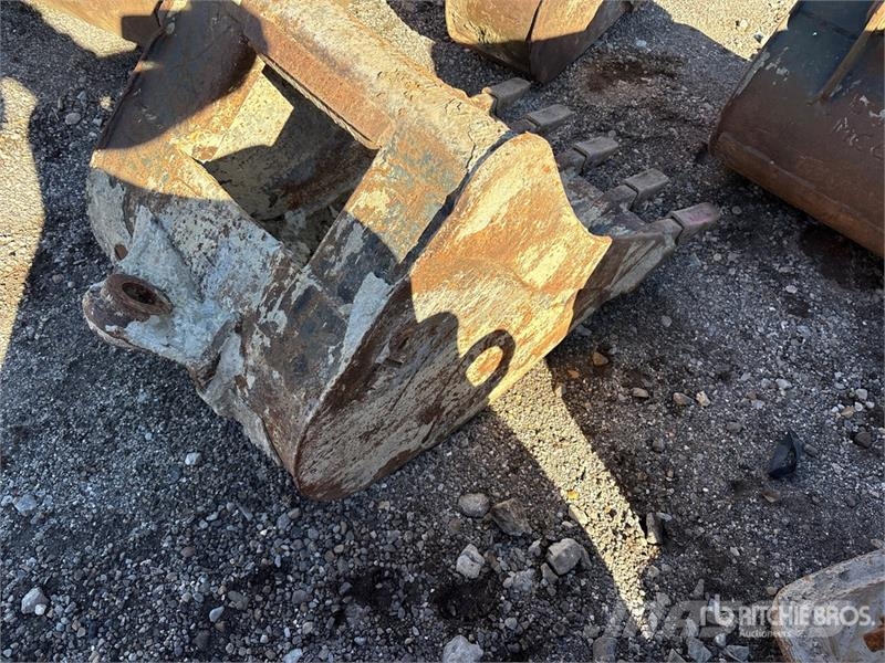 Wain-Roy 23 in Excavator Bucket Benne