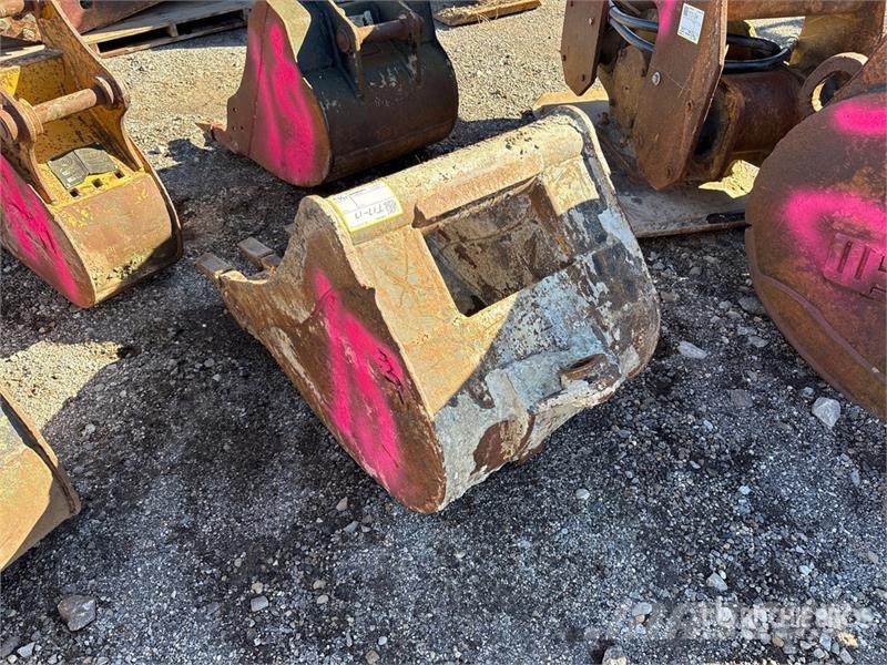 Wain-Roy 23 in Excavator Bucket Benne