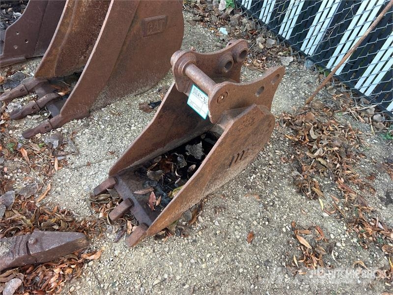 WB 12 in Digging Backhoe Rear Bucket دلاء