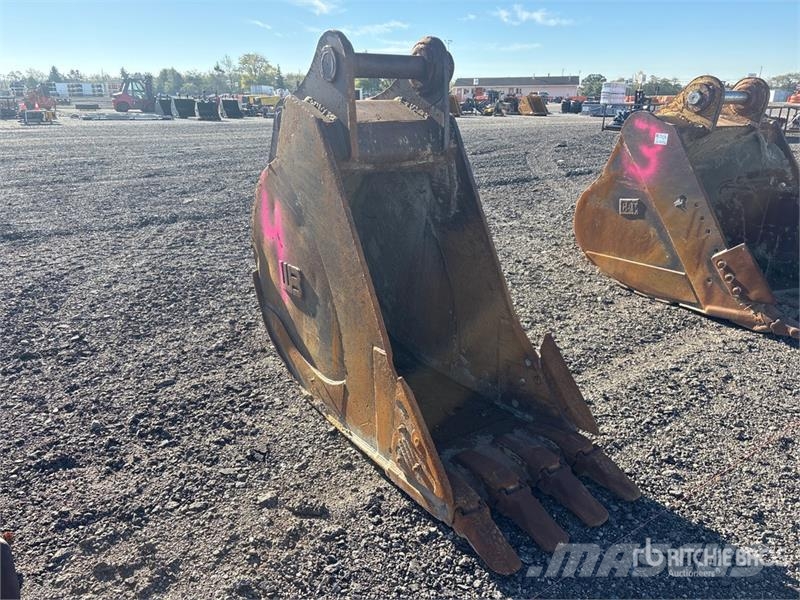 WB 28 in Excavator Bucket - Fits Cat 330 Buckets