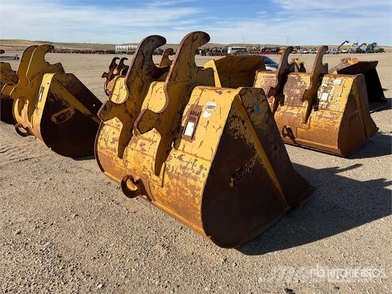 WBM 300-2.CU.B72 70 in Digging Excavator Bucket - Fits Godet