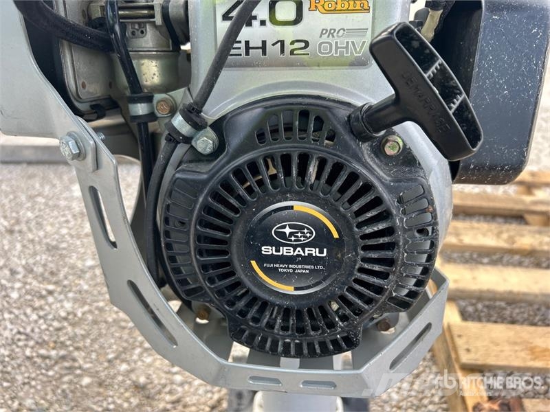 Weber Pneumatic Concrete Vibrator 平板夯