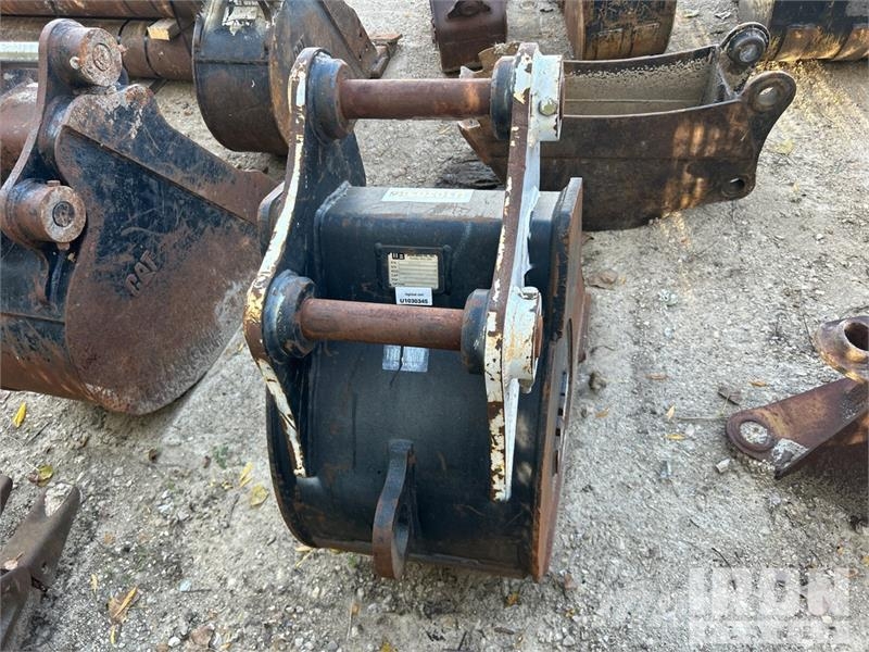 Werk-Brau MNHD18 18 in 0.80 m3 Cleanup Excavator Bucket - Fi Buckets