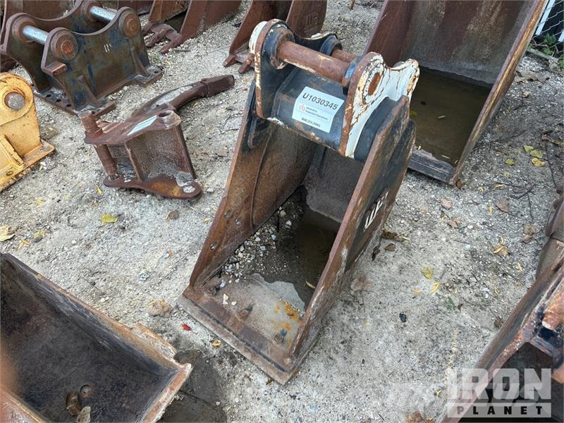 Werk-Brau MNHD18 18 in 0.80 m3 Cleanup Excavator Bucket - Fi Buckets