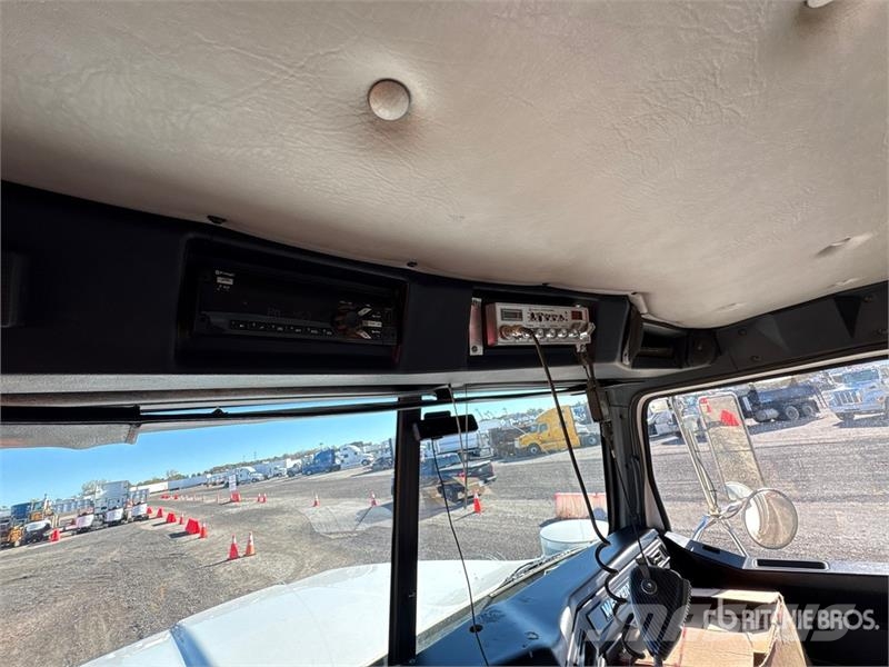 Western Star 4700 6x4 Tri/A Dump Truck Camion benne