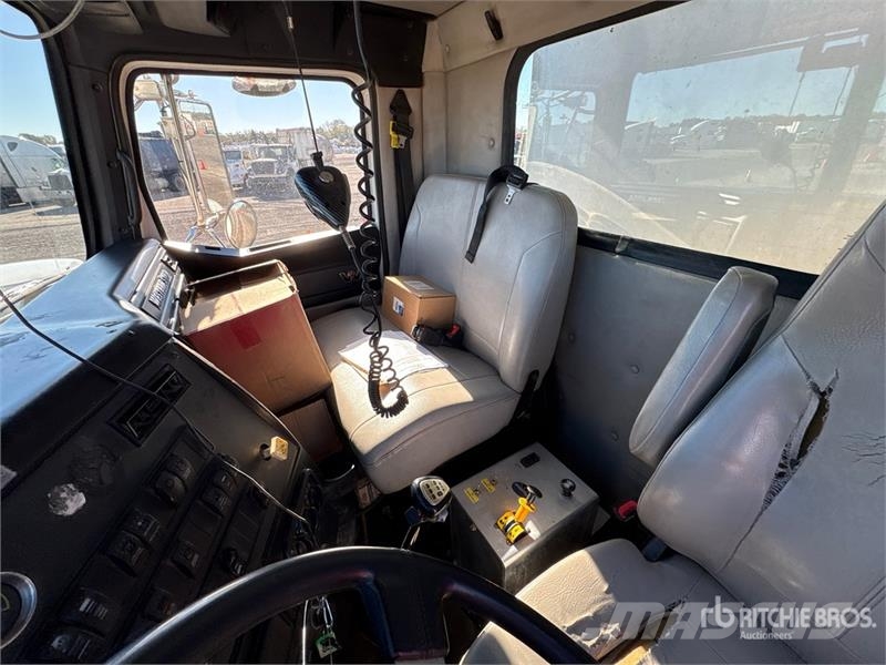 Western Star 4700 6x4 Tri/A Dump Truck Camion benne