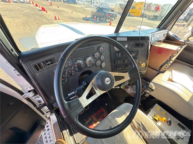 Western Star 4700 6x4 Tri/A Dump Truck Camion benne