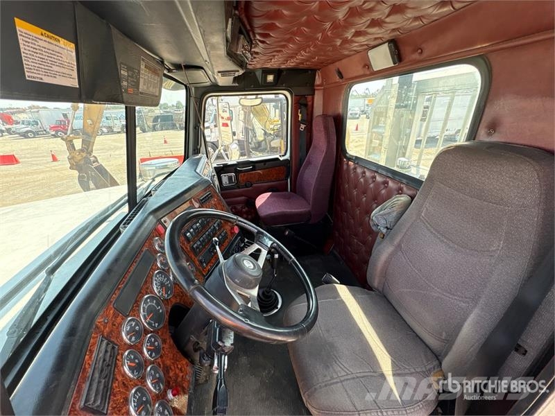 Western Star 4900 6x4 T/A Day Cab Truck Tractor Vetopöytäautot