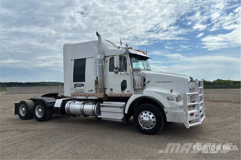 Western Star 4900 6x4 T/A Sleeper Truck Tractor Trekkers