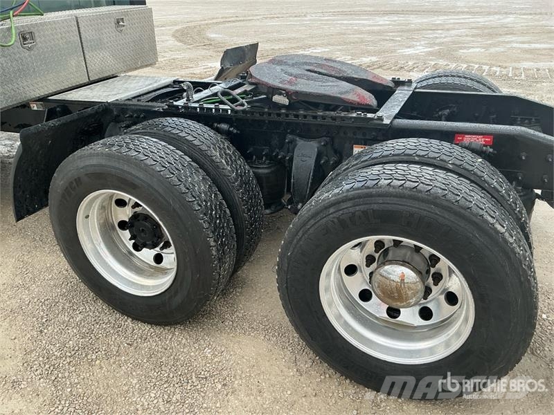Western Star 4900X 6x4 T/A Sleeper Truck Tractor Autotractoare