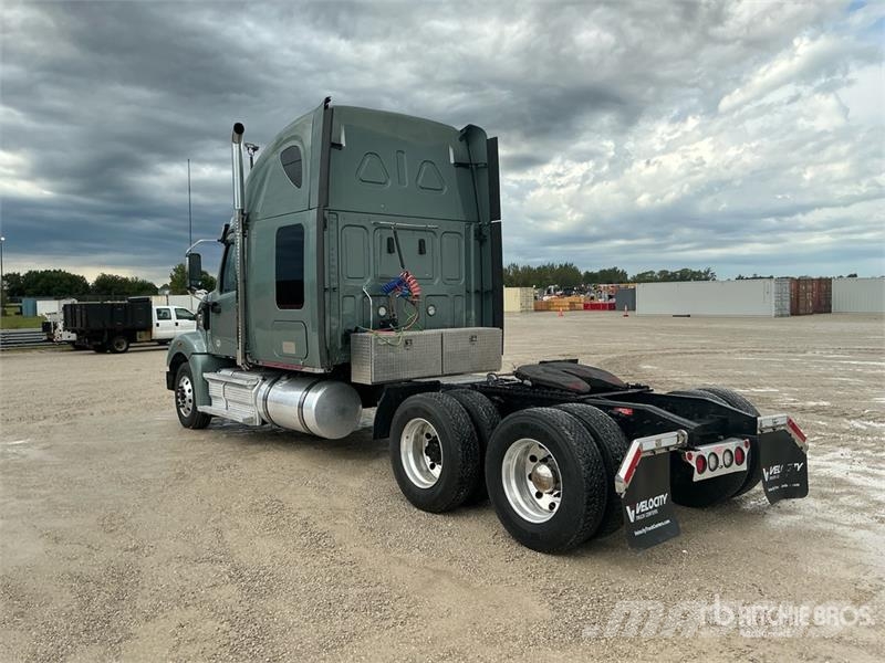 Western Star 4900X 6x4 T/A Sleeper Truck Tractor Autotractoare