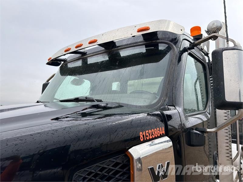 Western Star 49X 8x4 Tri/A Day Cab Truck Tractor Nyergesvontatók