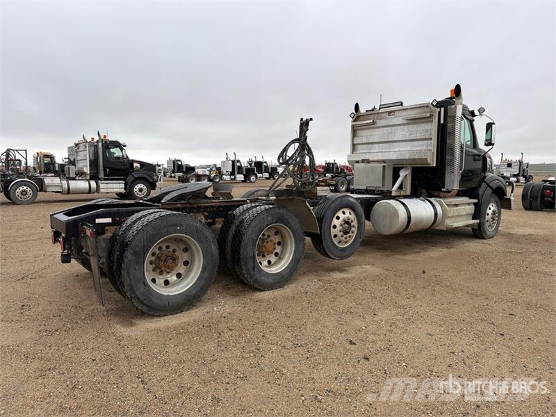 Western Star 49X 8x4 Tri/A Day Cab Truck Tractor Nyergesvontatók