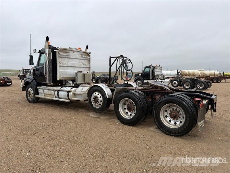 Western Star 49X 8x4 Tri/A Day Cab Truck Tractor Nyergesvontatók