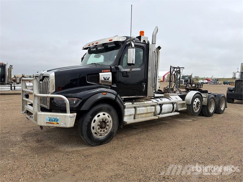 Western Star 49X 8x4 Tri/A Day Cab Truck Tractor Nyergesvontatók