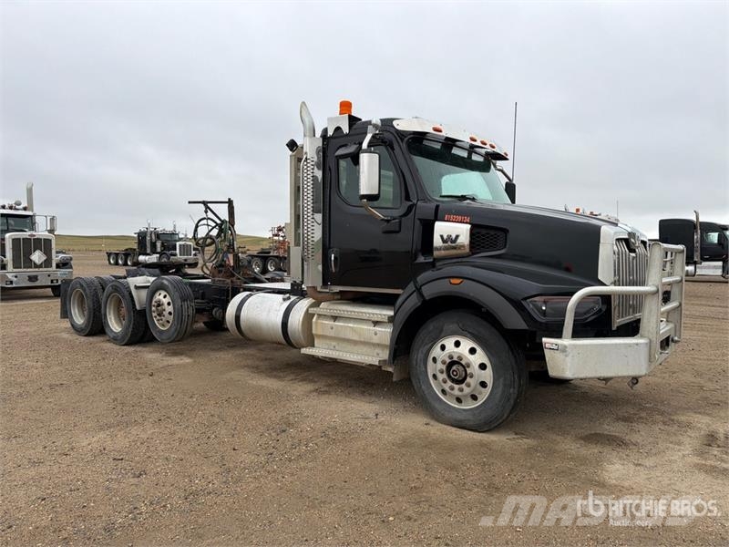 Western Star 49X 8x4 Tri/A Day Cab Truck Tractor Nyergesvontatók