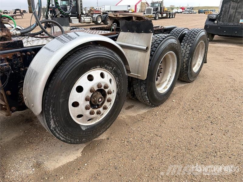 Western Star 49X 8x4 Tri/A Day Cab Truck Tractor Nyergesvontatók