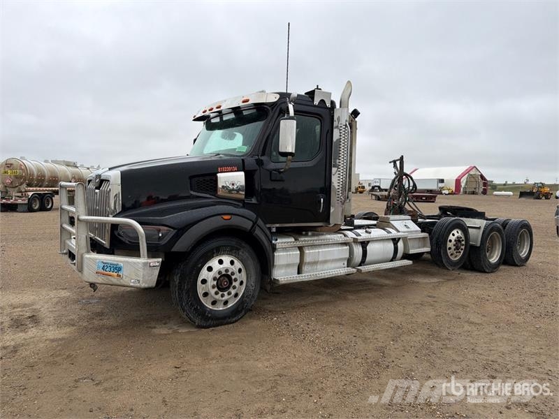 Western Star 49X 8x4 Tri/A Day Cab Truck Tractor Nyergesvontatók