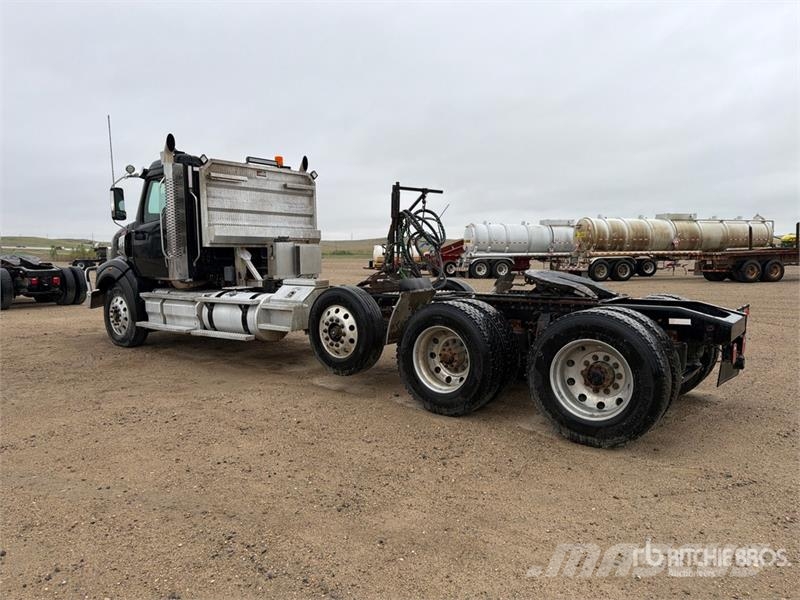 Western Star 49X 8x4 Tri/A Day Cab Truck Tractor Nyergesvontatók