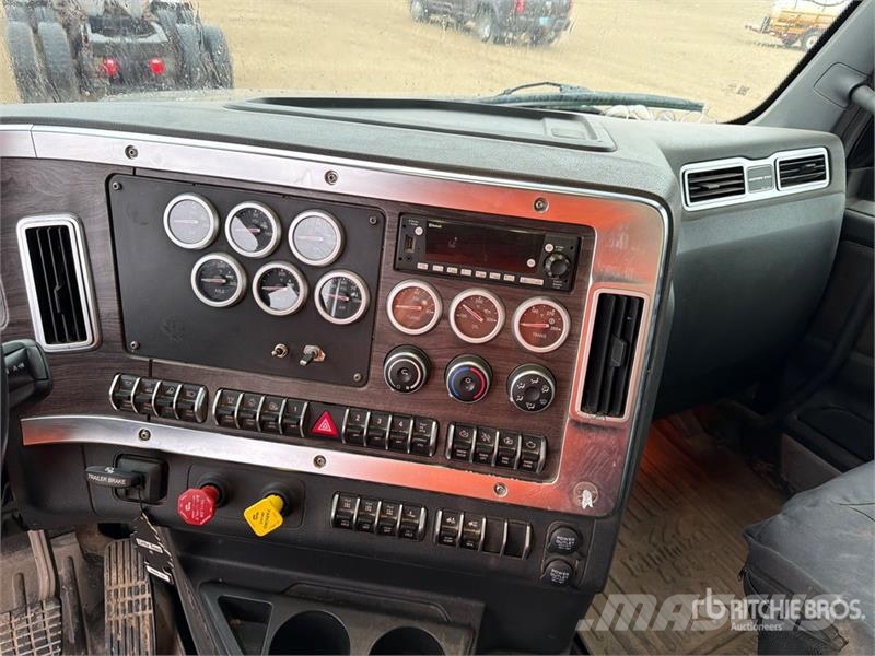Western Star 49X 8x4 Tri/A Day Cab Truck Tractor Nyergesvontatók