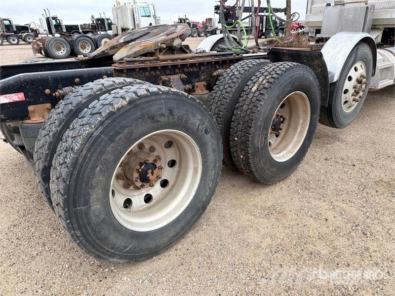 Western Star 49X 8x4 Tri/A Day Cab Truck Tractor Ciągniki siodłowe