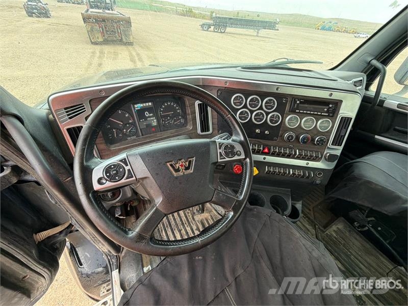 Western Star 49X 8x4 Tri/A Day Cab Truck Tractor Ciągniki siodłowe