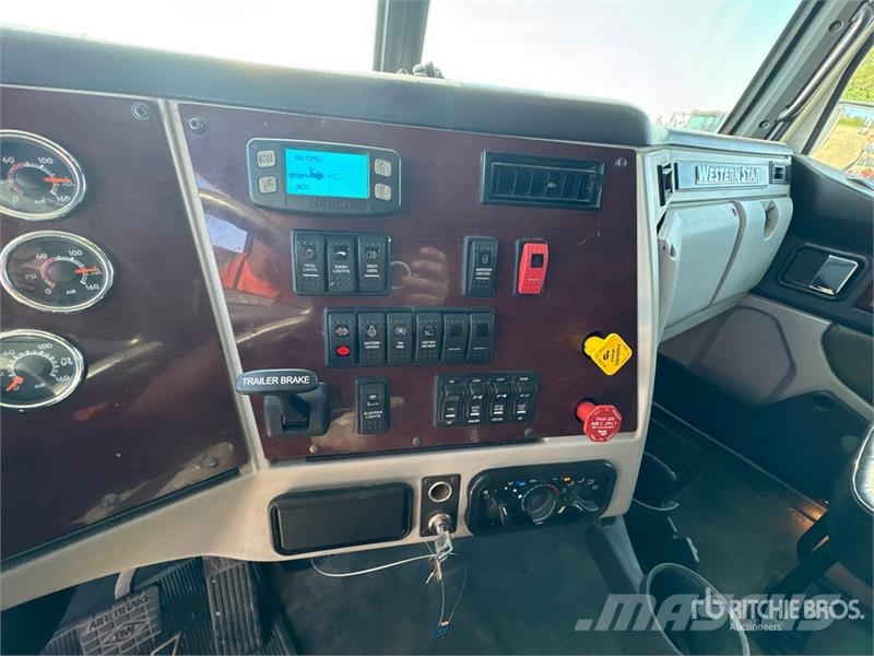 Western Star 5700 6x4 T/A Sleeper Truck Tractor Sattelzugmaschinen