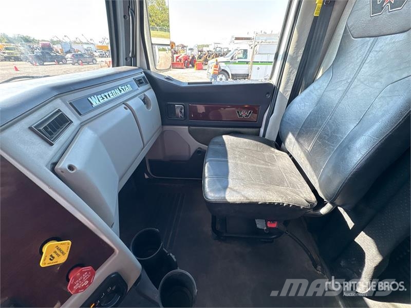 Western Star 5700 6x4 T/A Sleeper Truck Tractor Sattelzugmaschinen