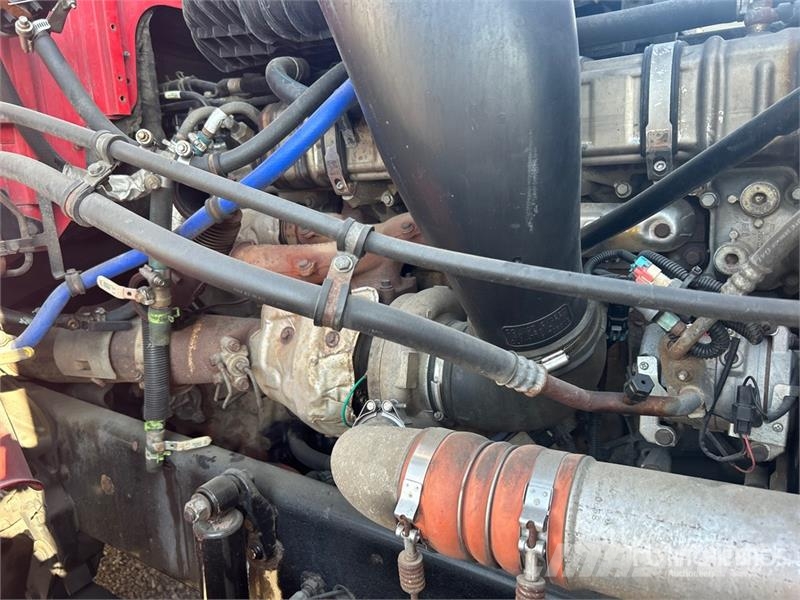 Western Star 5700 6x4 T/A Sleeper Truck Tractor (Inoperable) Ťahače