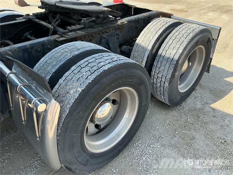 Western Star 5700 6x4 T/A Sleeper Truck Tractor Tracteur routier